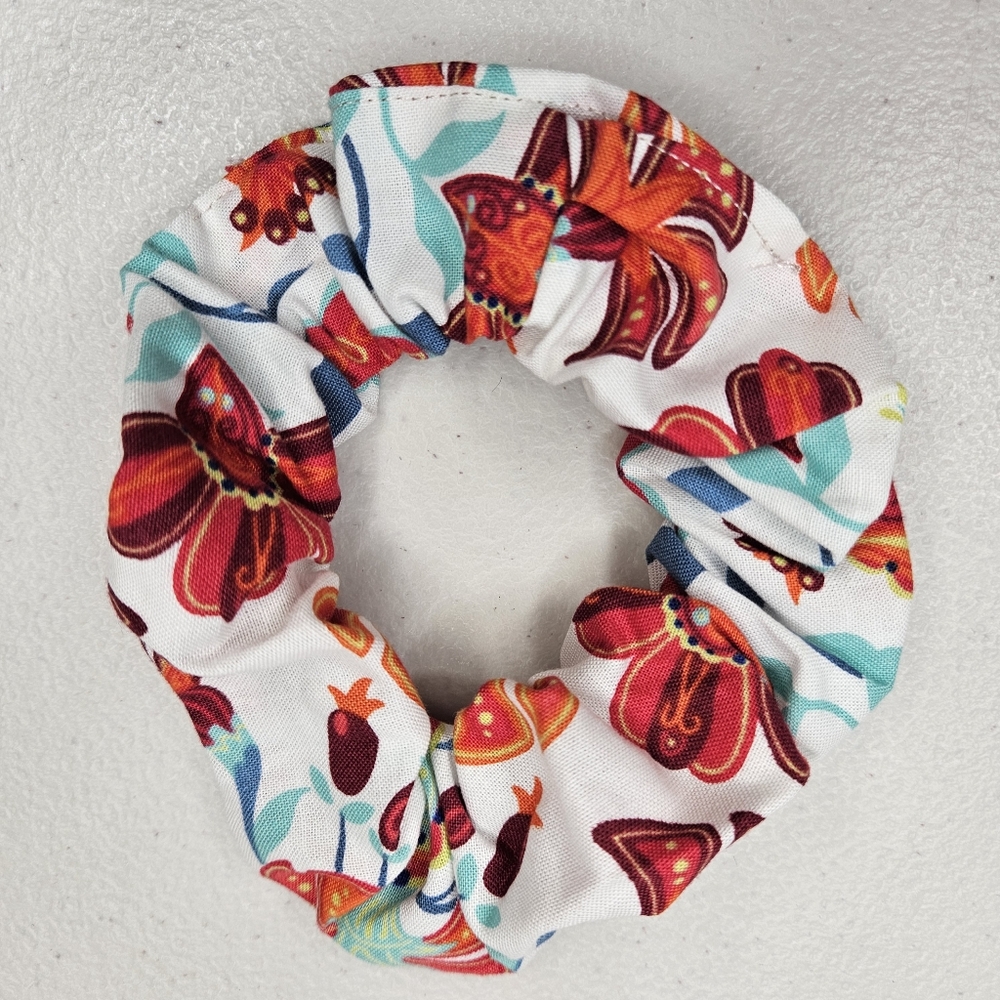 NEW Handmade Hair Scrunchie Floral Botanical Flowers Design Red White